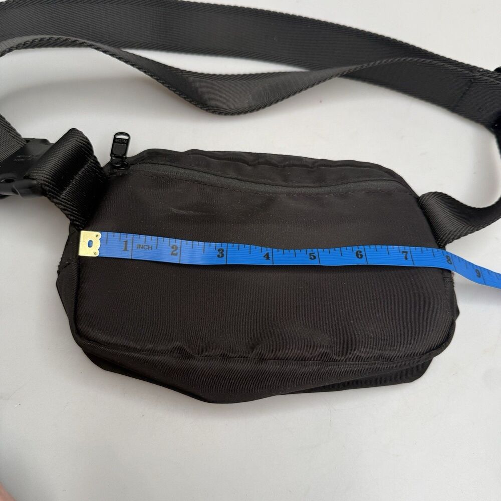 Pander Everywhere Belt Bag Black Nylon Fanny Pack Crossbody 8x5x2" EUC - Picture 14 of 16